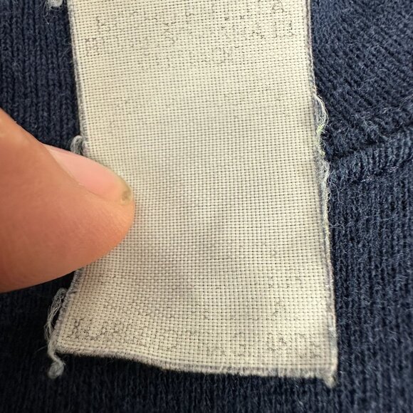 Disney Womens Vintage Pooh 100 Acre Collection Peace On Earth Sweatshirt Size XL - Picture 5 of 7